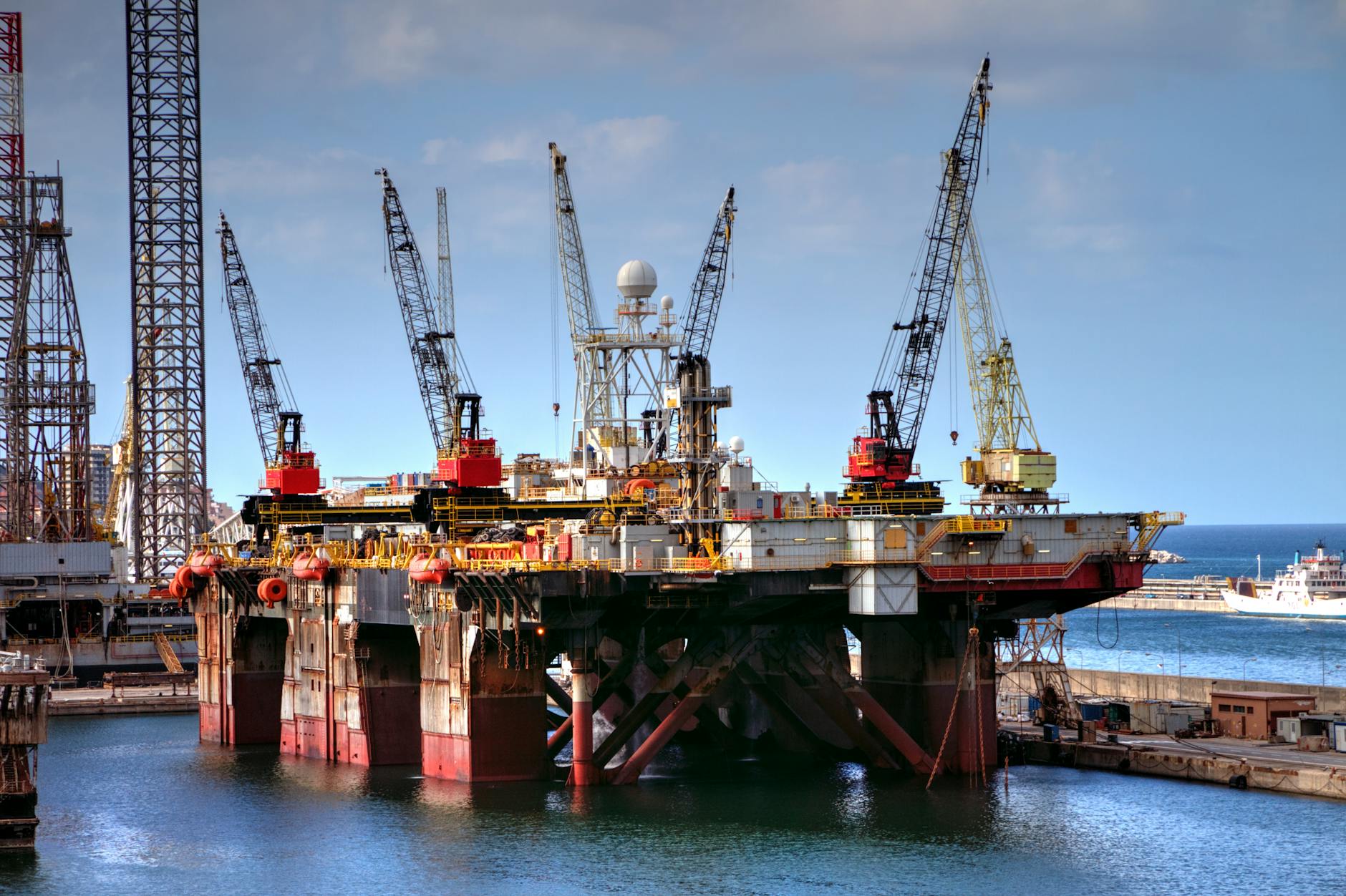 How to Get Clients for Your Offshore Oil Drilling Business