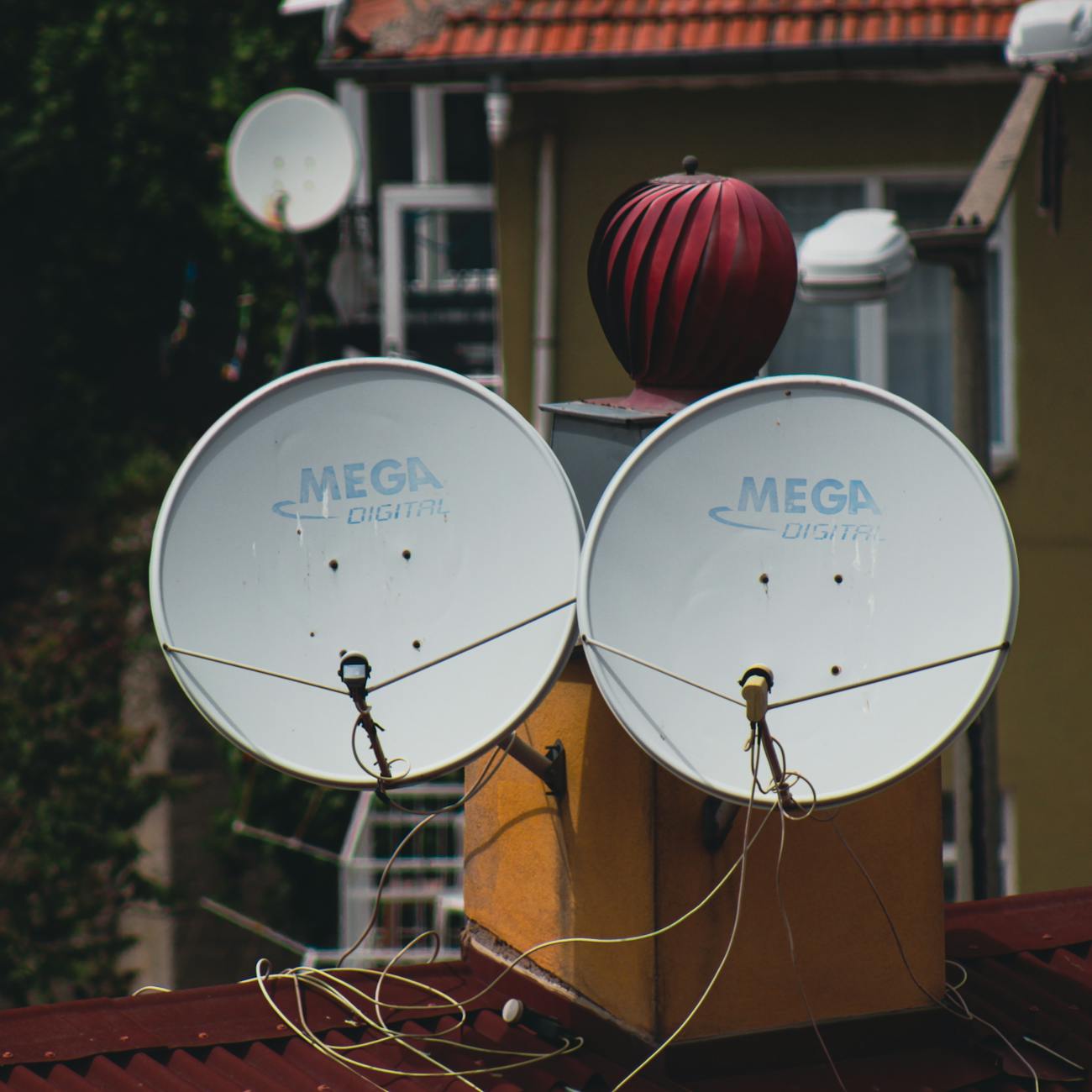 How to Create Television Rental Industry Logo