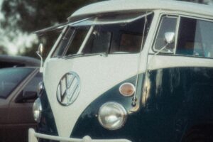 How to Create Long-Distance Bus Industry Logo