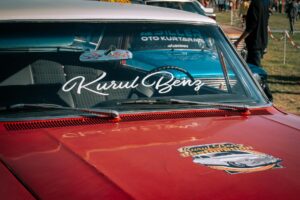 How to Create Classic Car Exhibit Event Logo