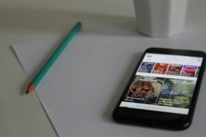 How to Create Online News Aggregation Industry Logo