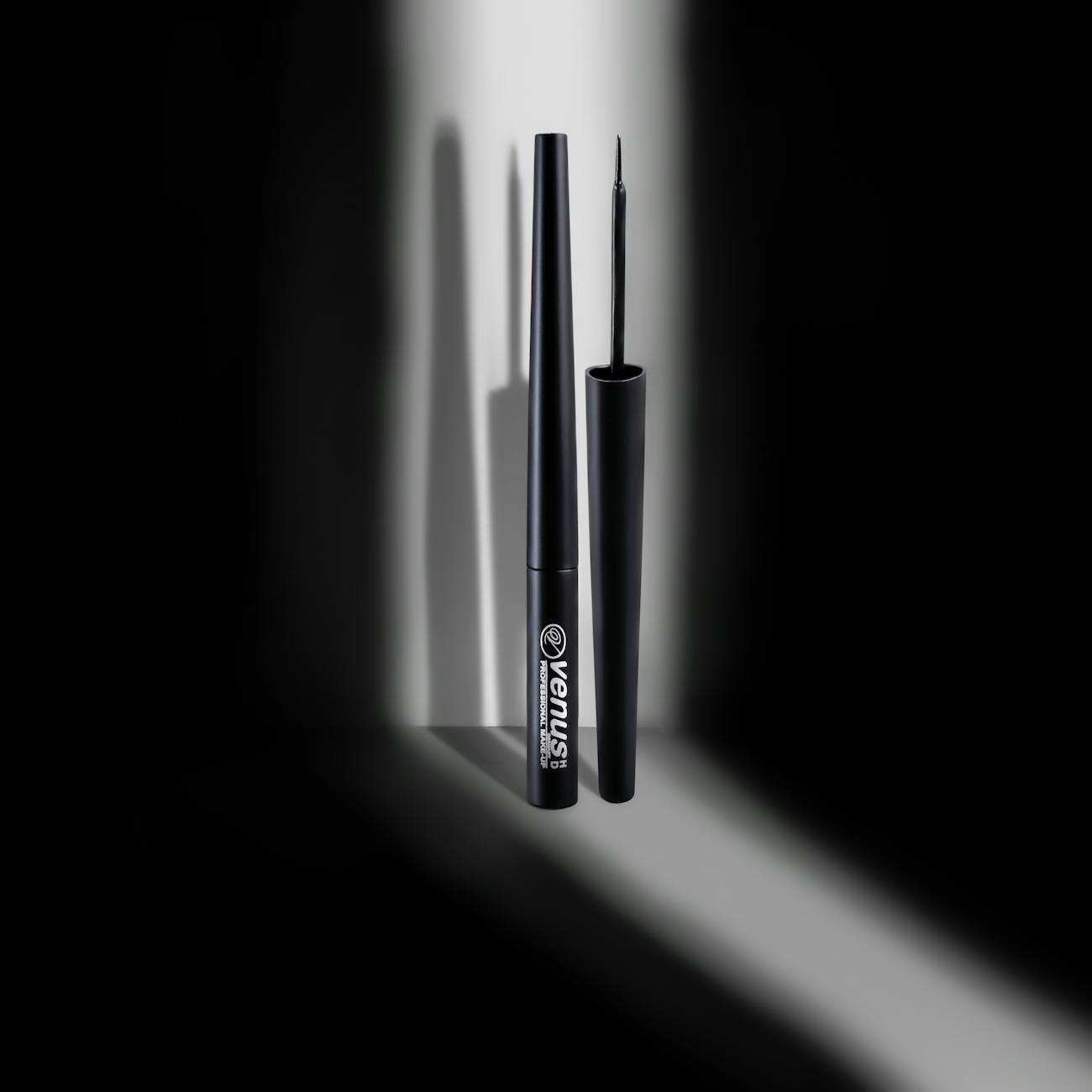 Online Makeup Education Industry Logo Design Ideas