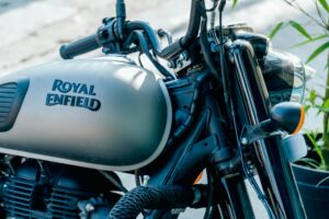 How to Create Carpet Maintenance Industry Logo