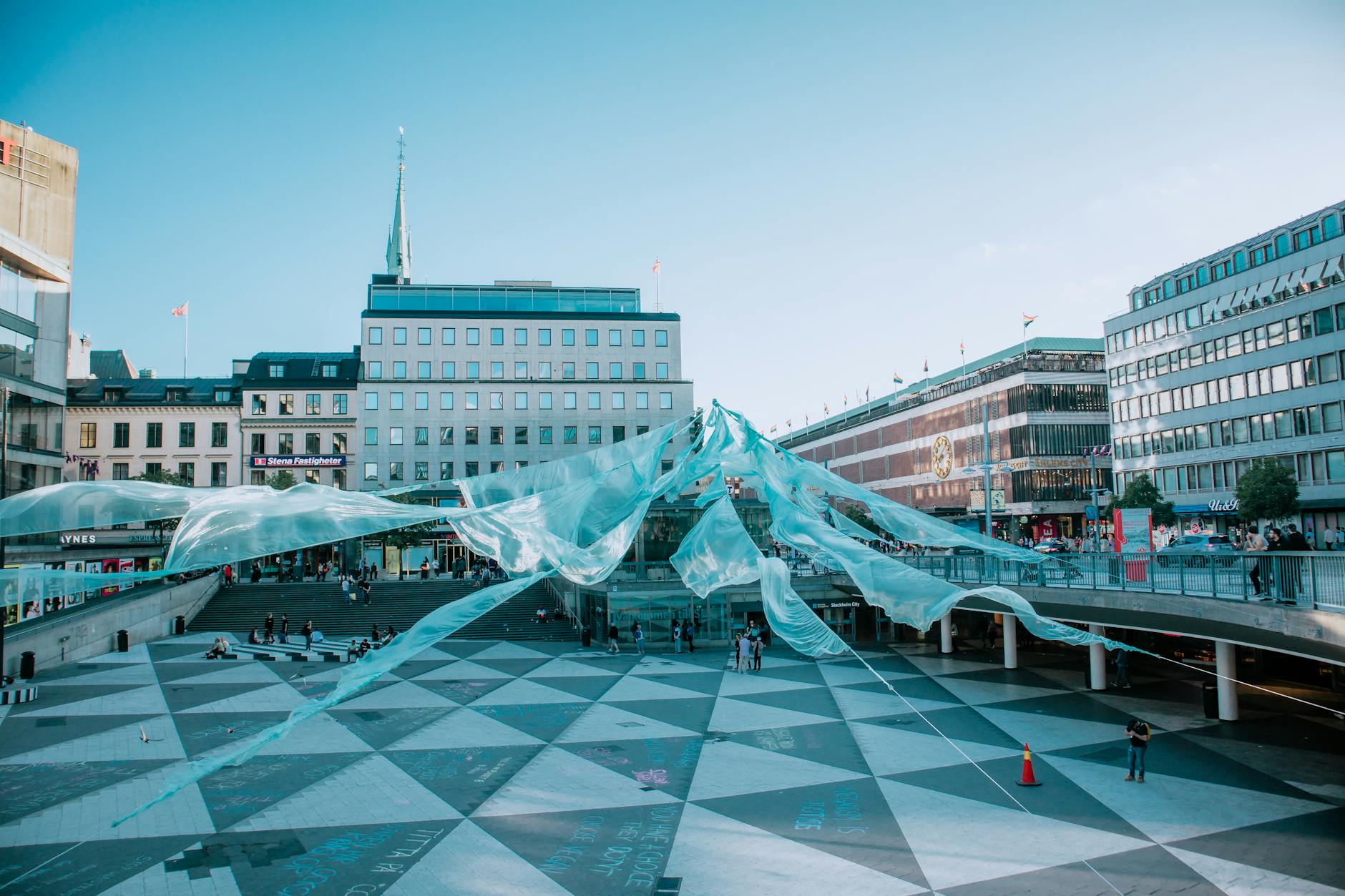 How to Create Temporary Art Installation Industry Logo