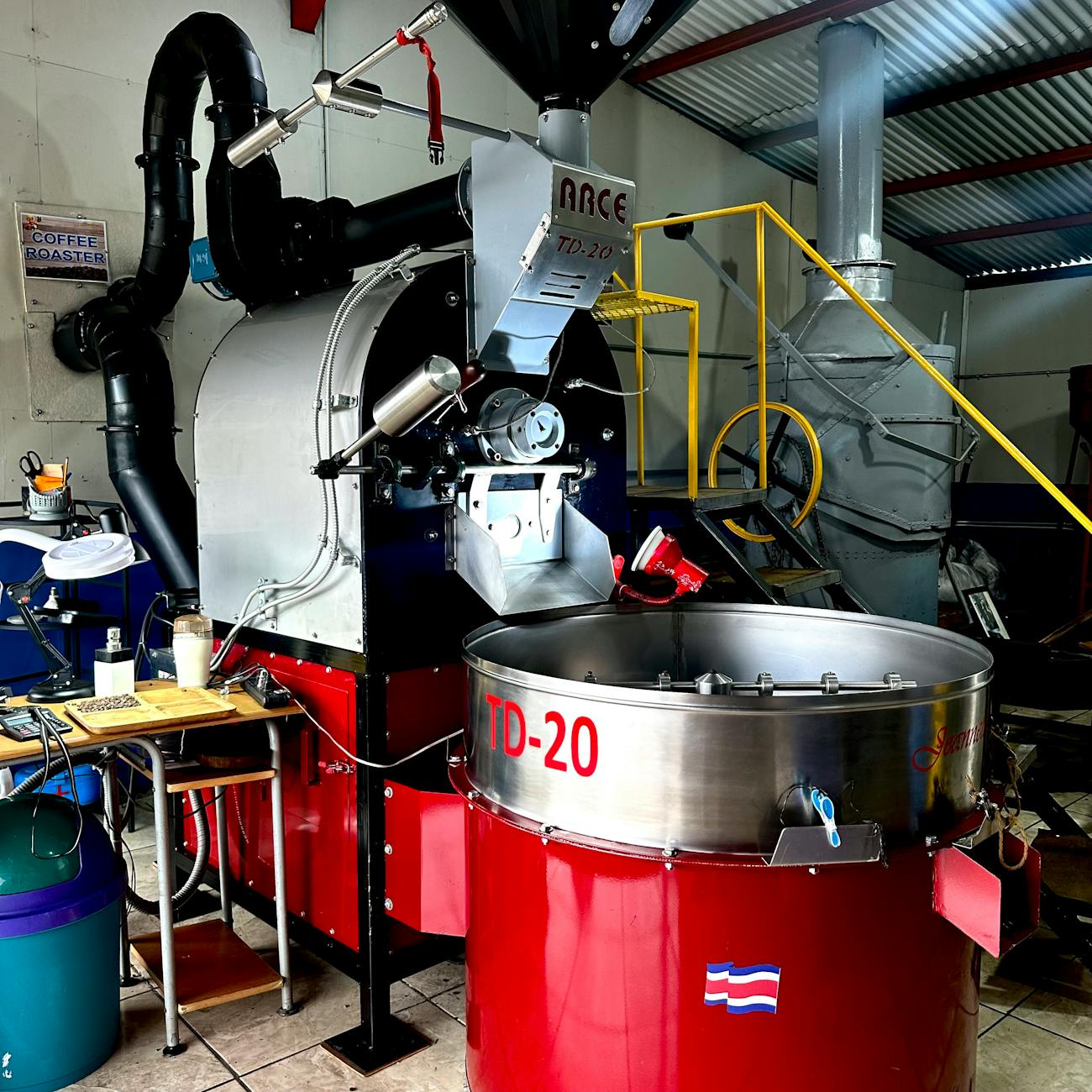 How to Create Earmold Industry Logo