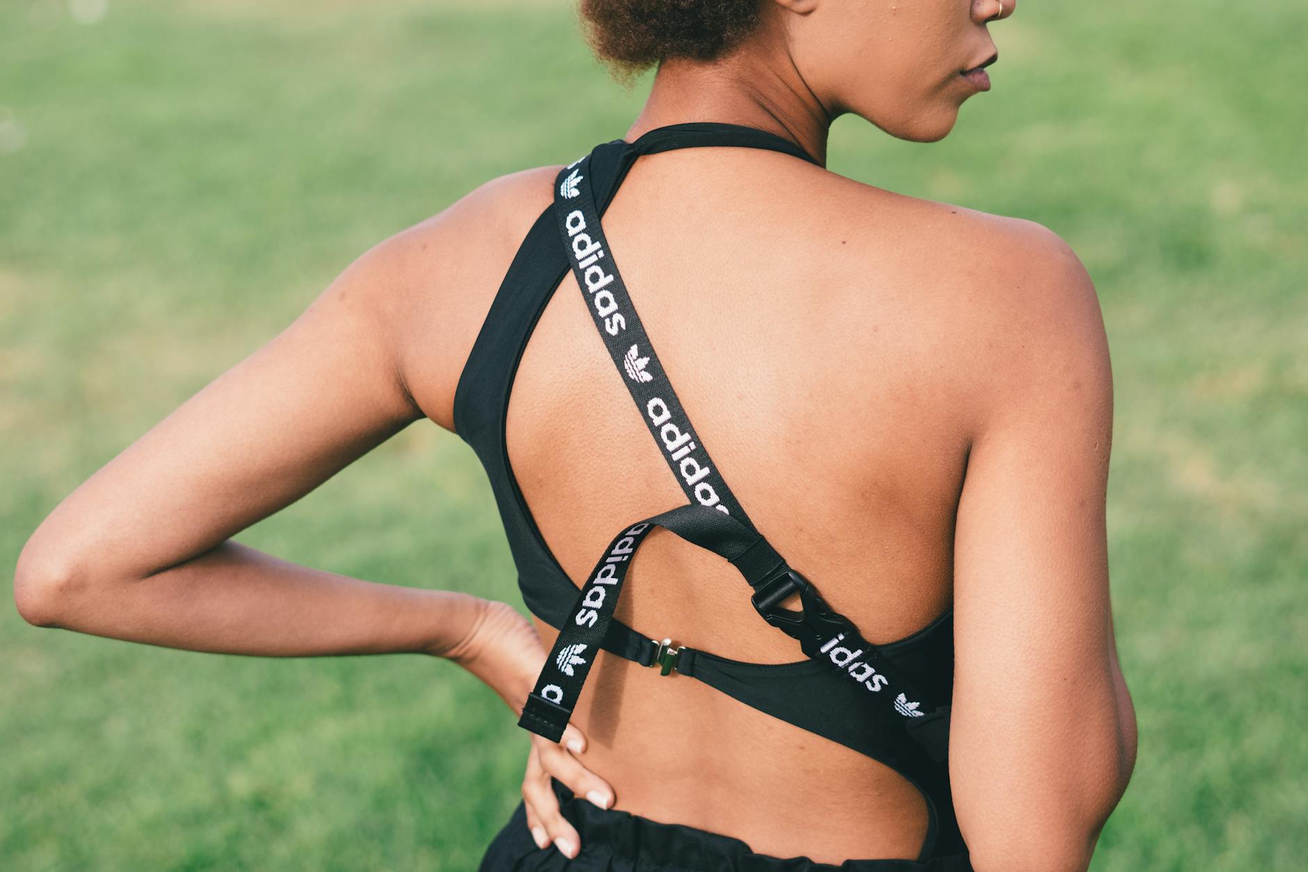 How to Create Outdoor Fitness Equipment Industry Logo