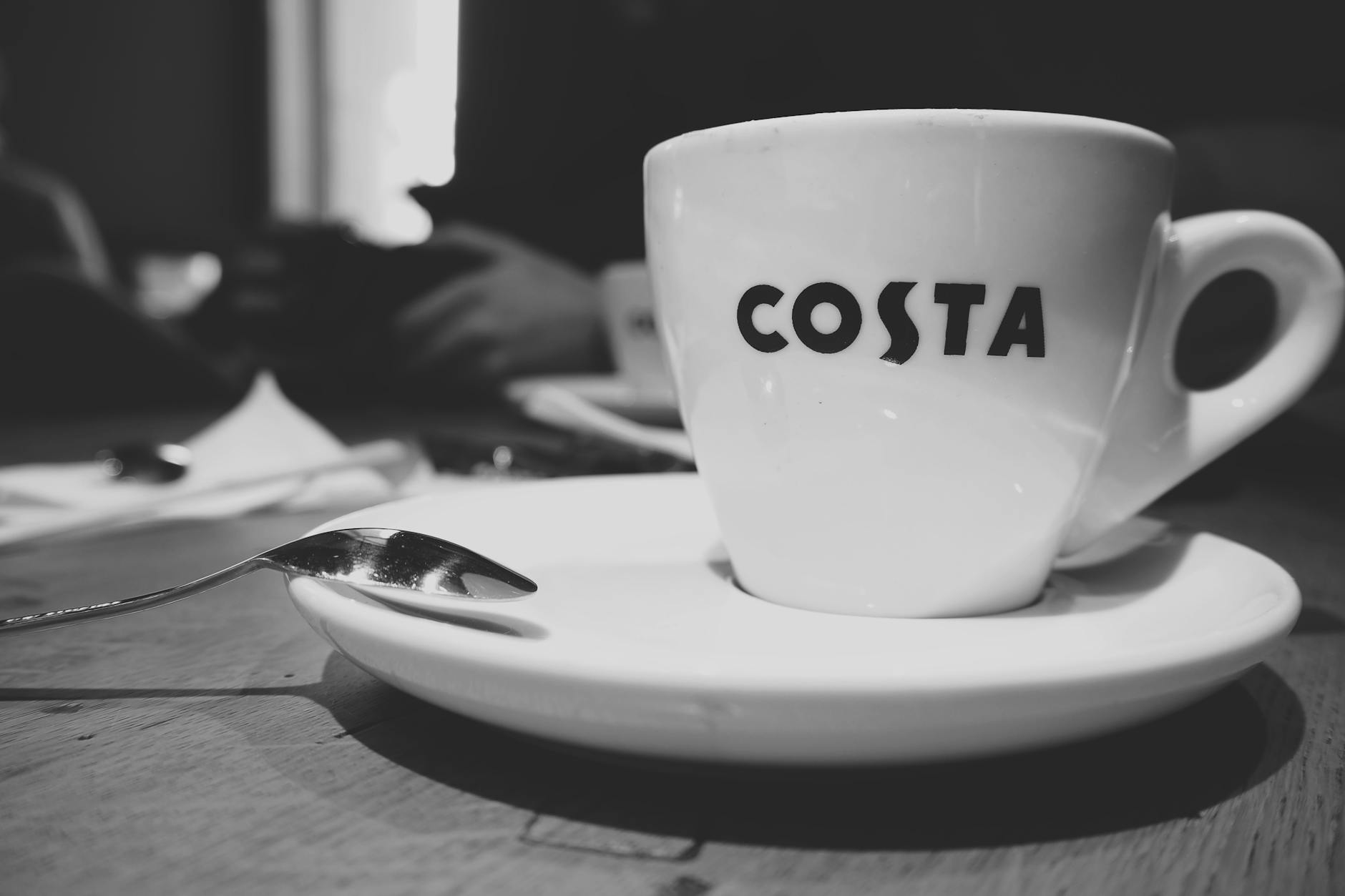 How to Create Tableware Rentals Industry Logo