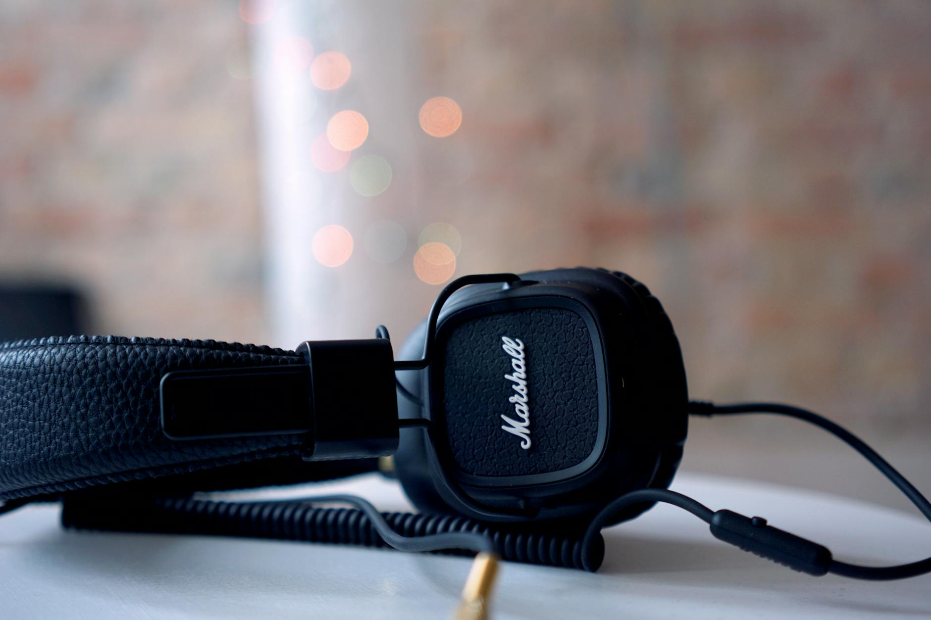 How to Create Lighting and Audio Industry Logo