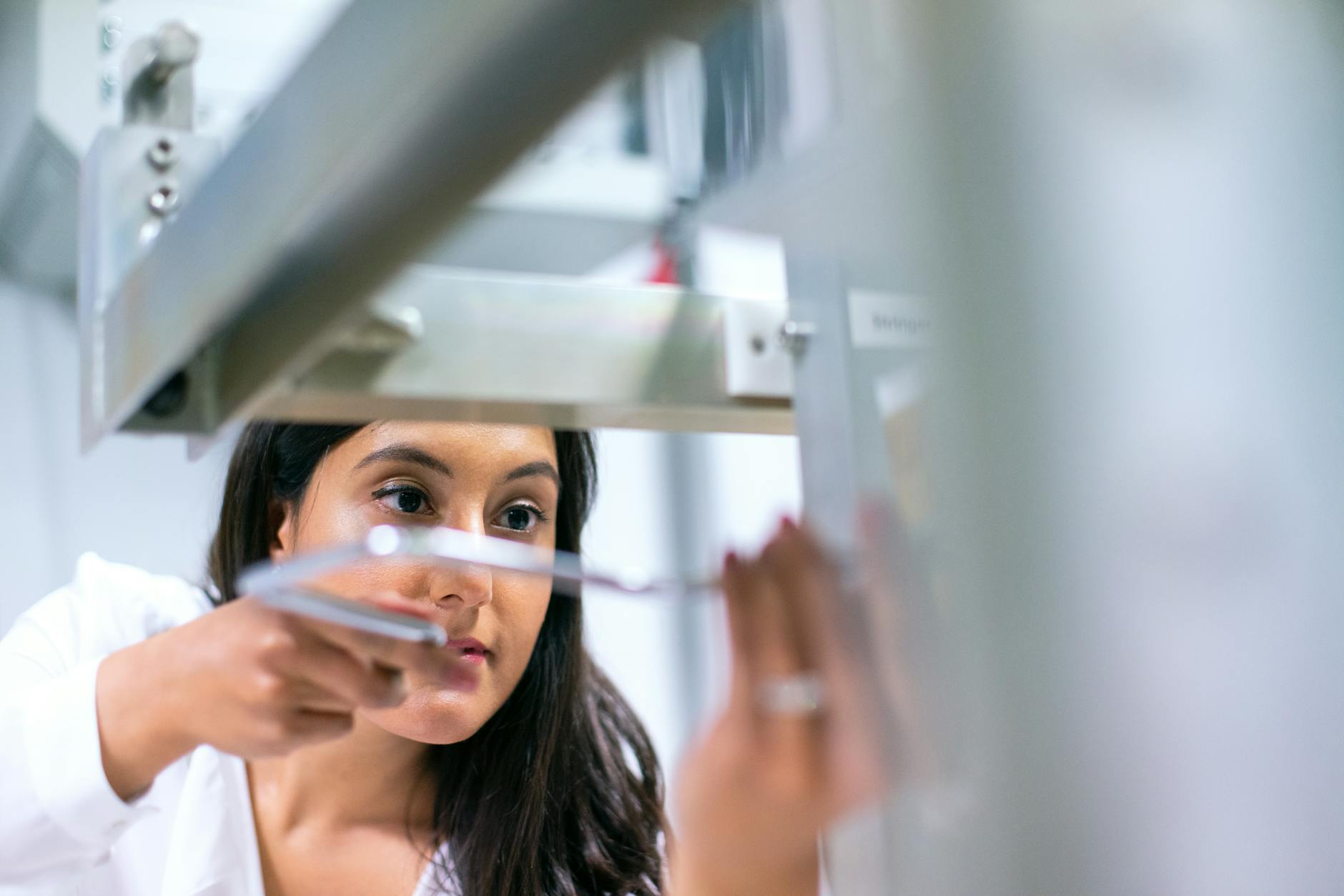 How to Create Laboratory Equipment Industry Logo