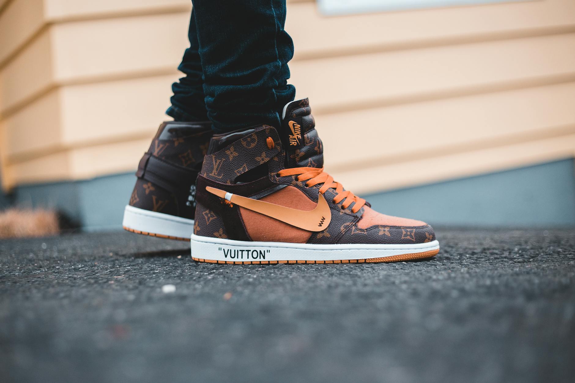 How to Create Resume Editing Industry Logo