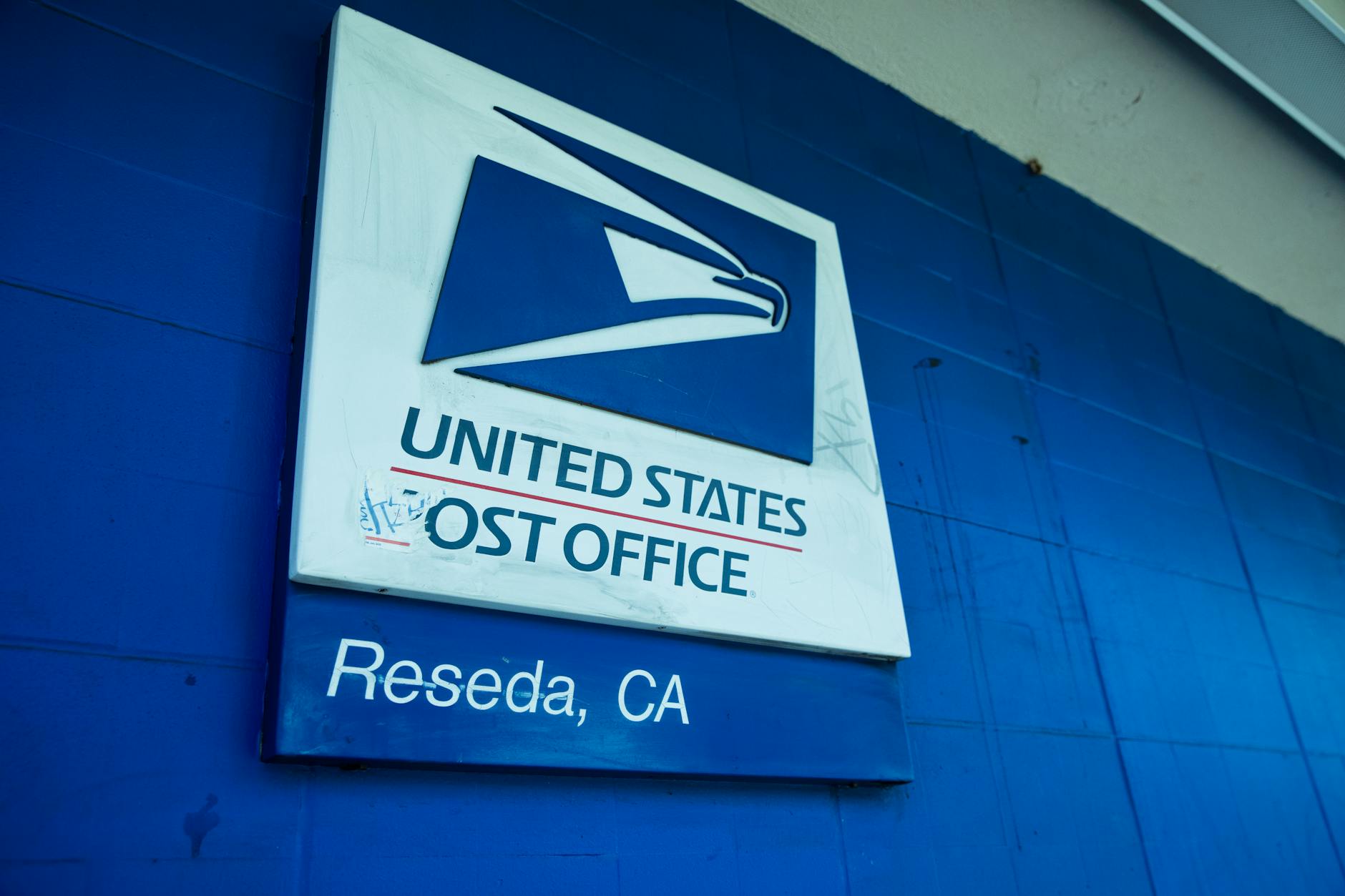 How to Create Last-Mile Delivery Industry Logo