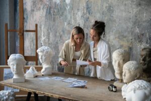 Gallery Rental Industry Logo Design Ideas