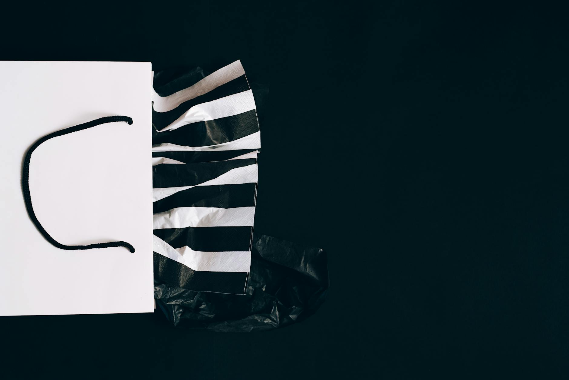 How to Create Discount Retail Industry Logo