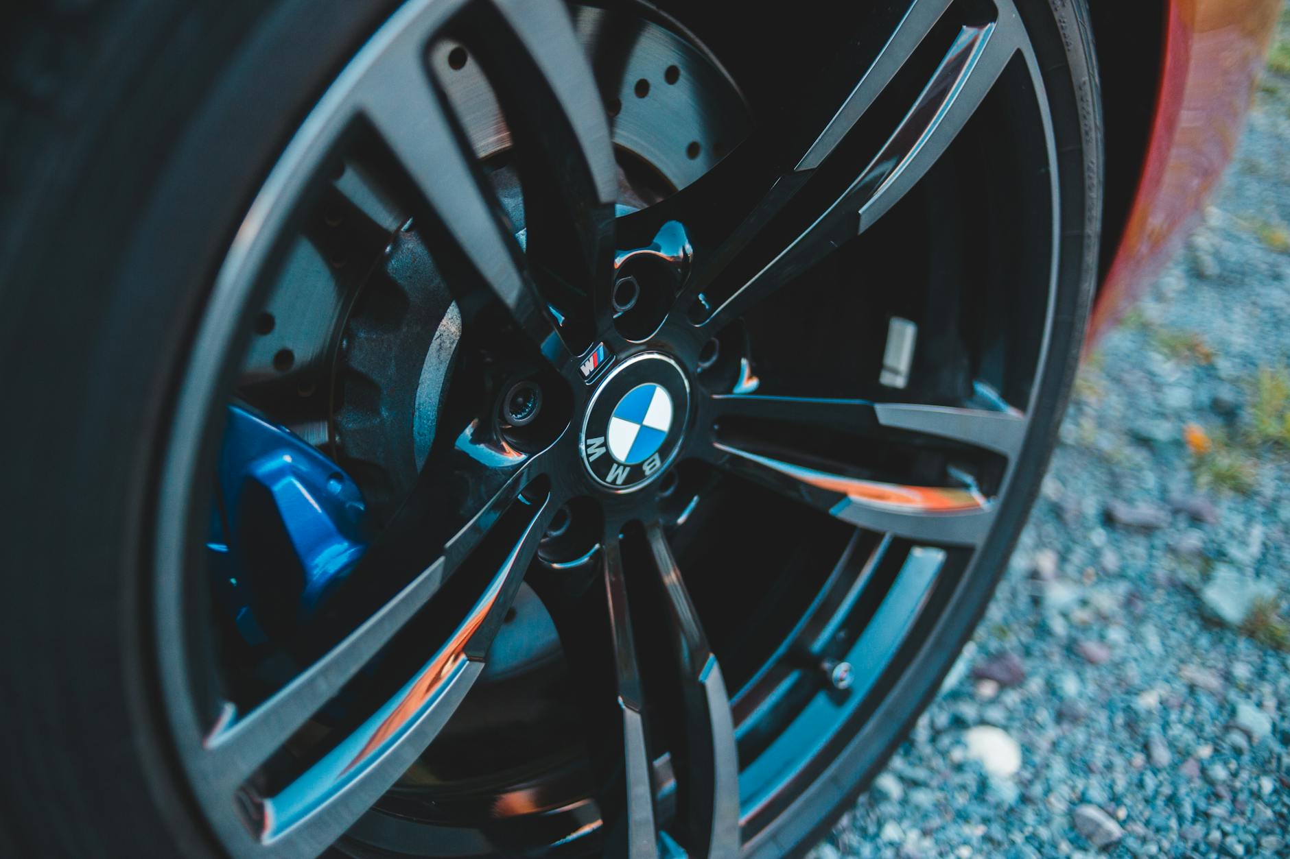 How to Create Disc Brake Industry Logo