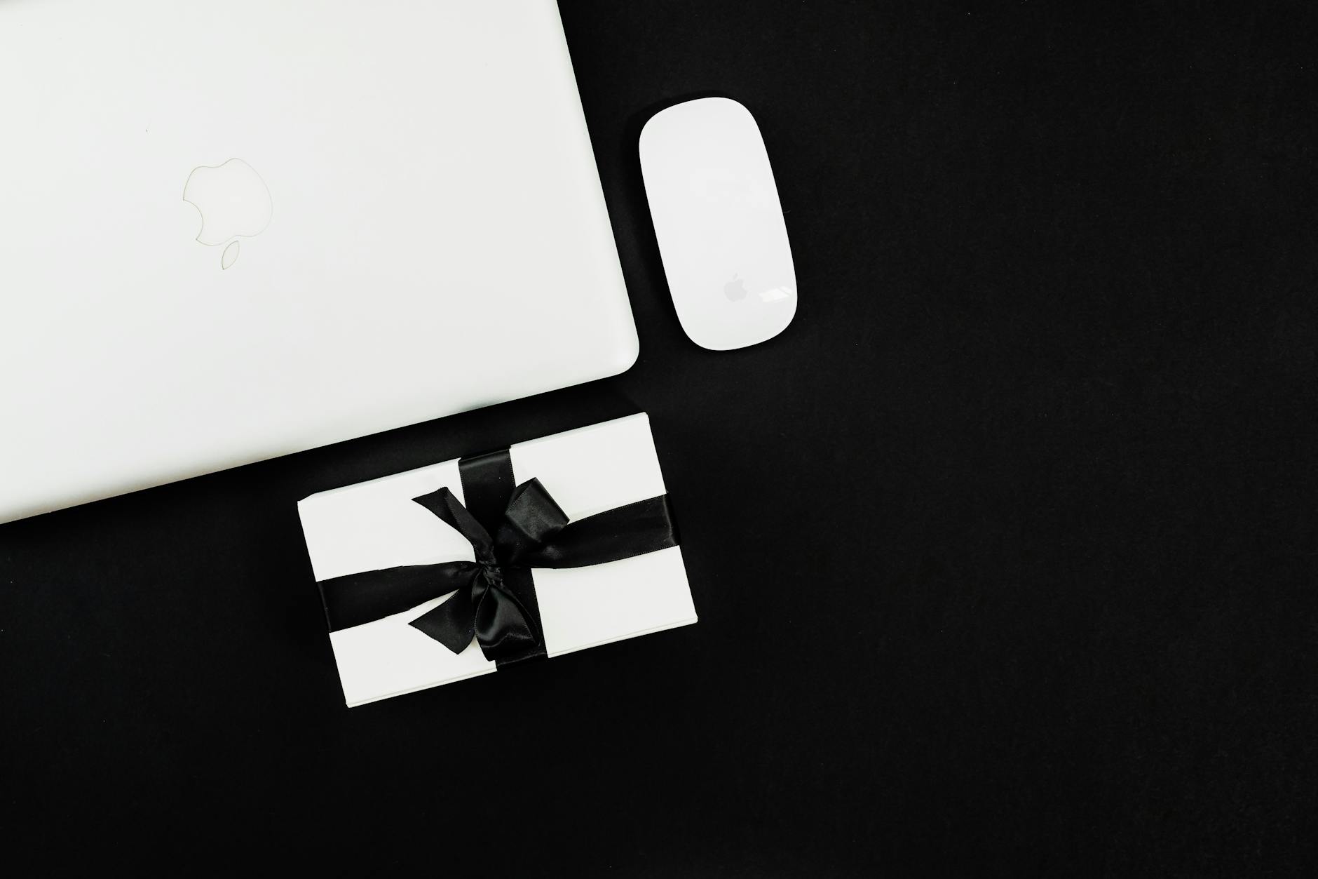 How to Create Accessory Sales Industry Logo