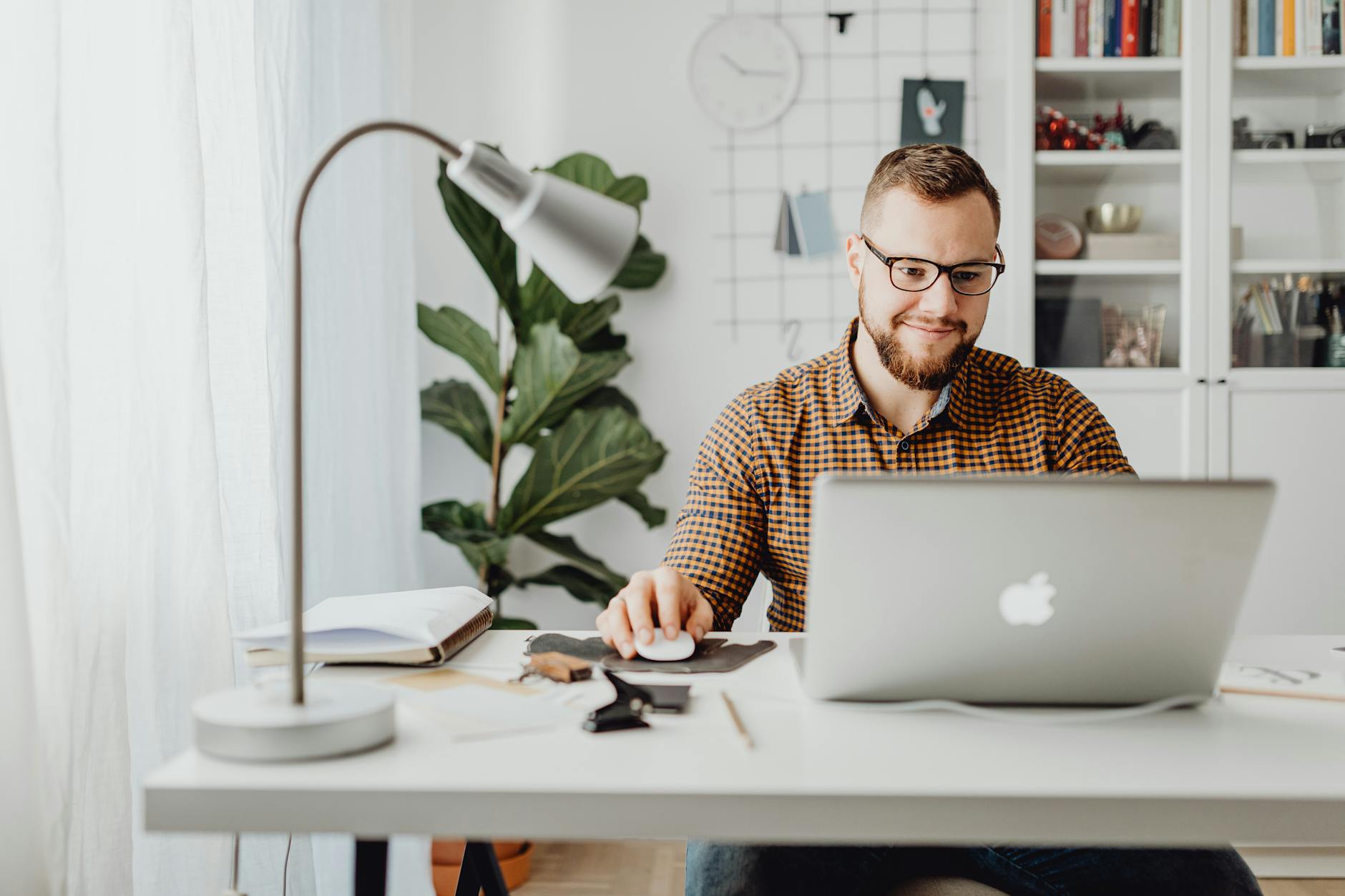 How to Get Clients for Your Laboratory Furniture Business