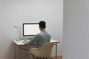 How to Create Online Personal Training Industry Logo