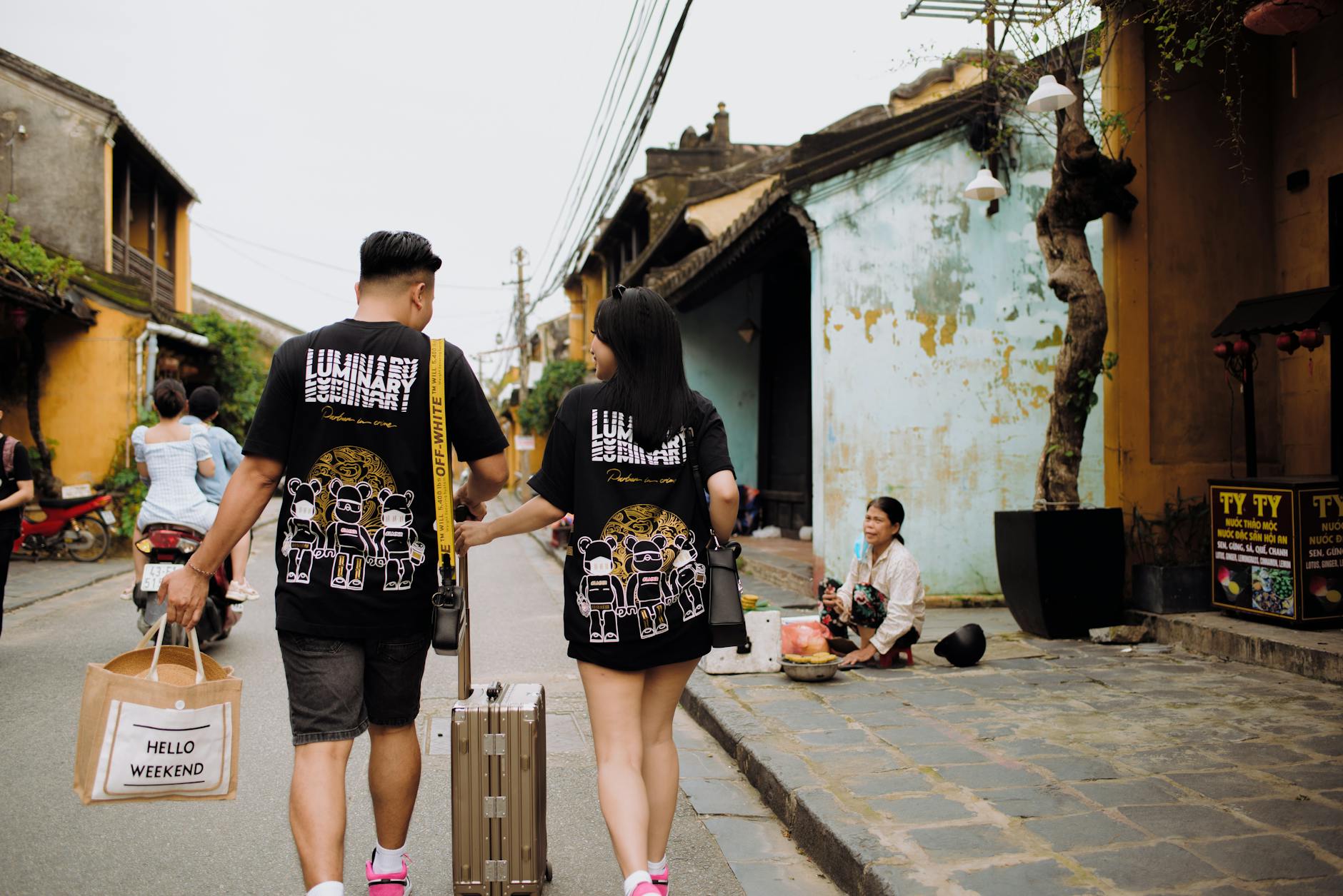 How to Get Clients for Your Travel Luggage Business