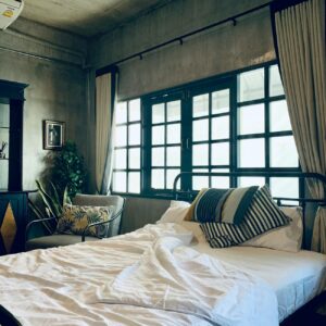 How to Create Residential Furniture Refinishing Industry Logo