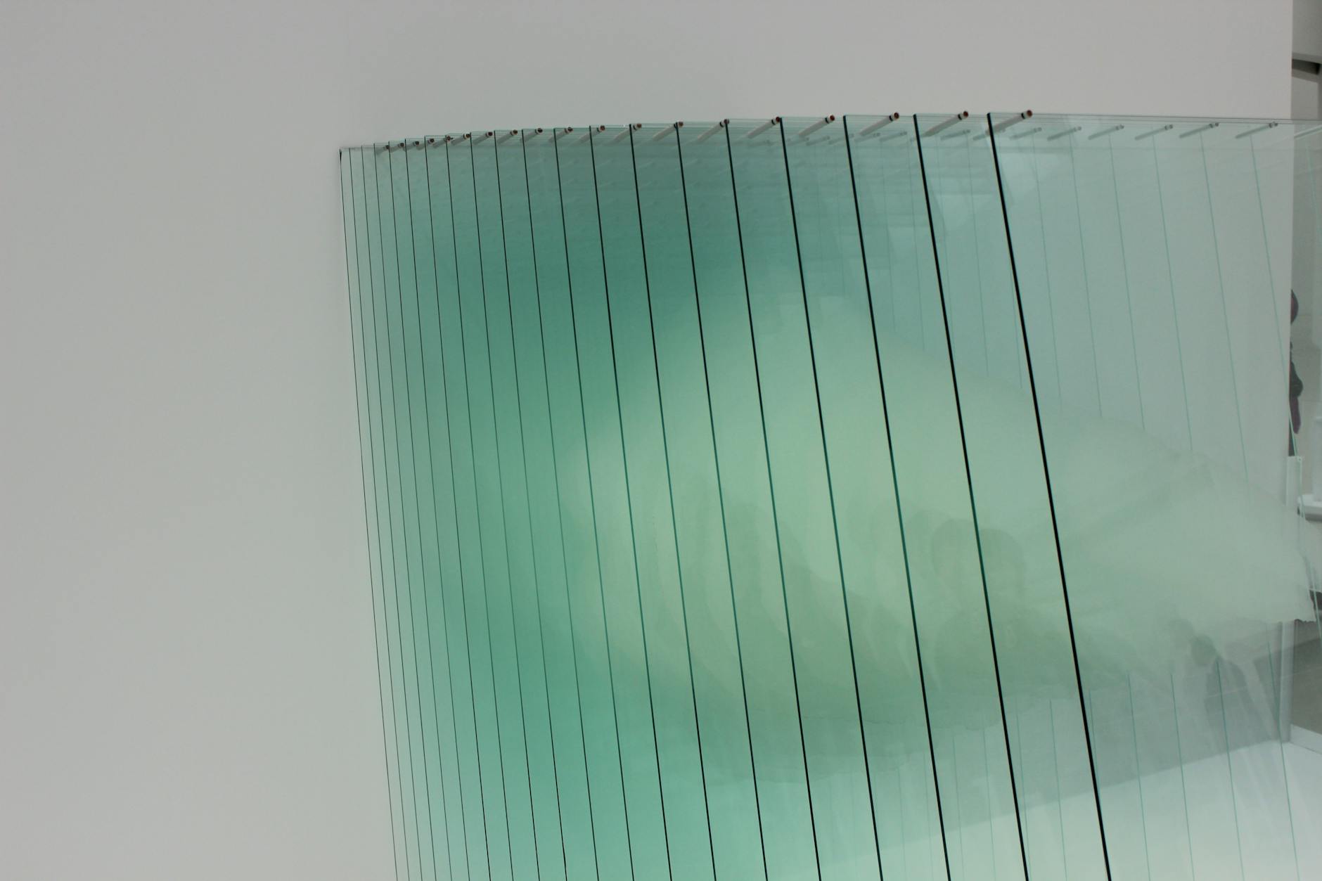 How to Create Glass Installation Industry Logo