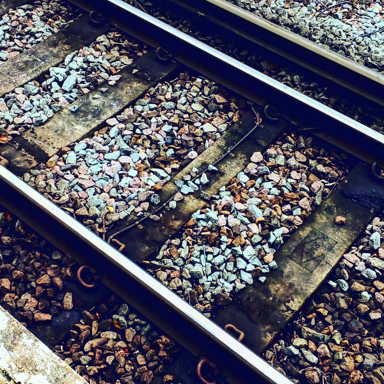 How to Create Locomotive Maintenance Industry Logo