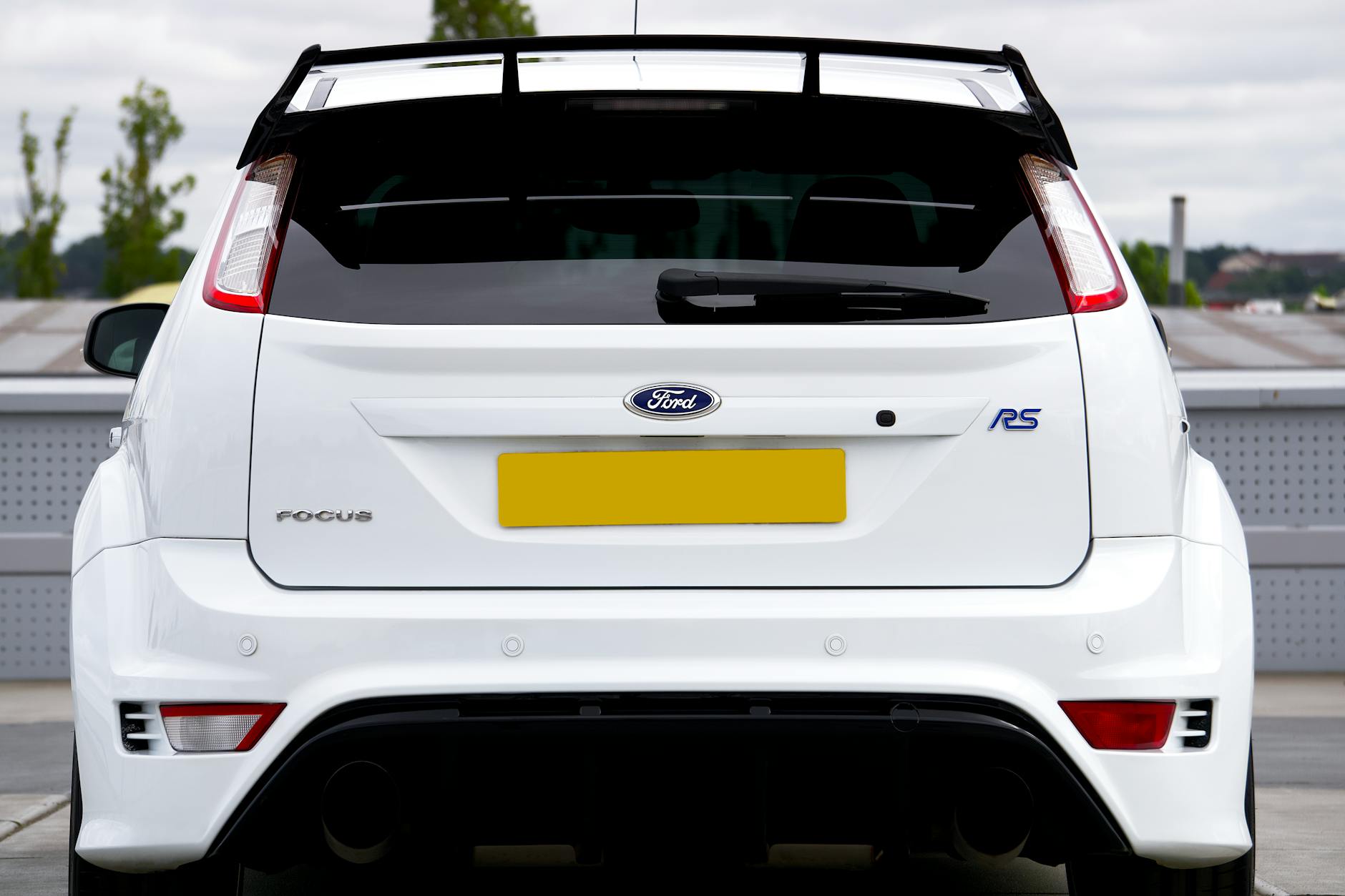 How to Create Roof Waterproofing Industry Logo