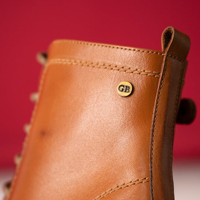 You are currently viewing What is Shoes Brand Name Logo